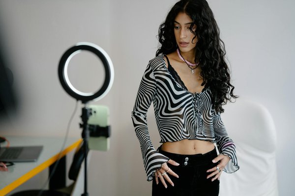 Comment créer une harmonie parfaite de couleurs dans vos tenues pour un look éclatant ?